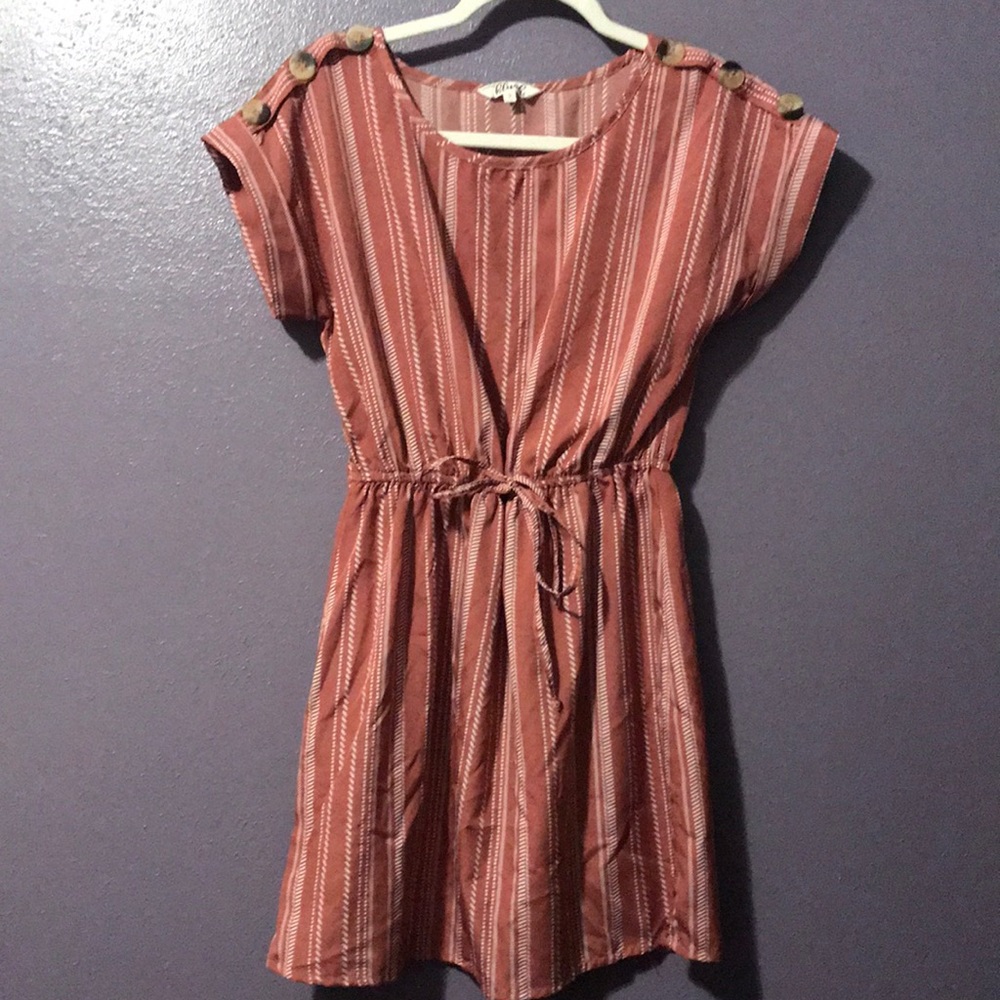 Cute dress with button accents
